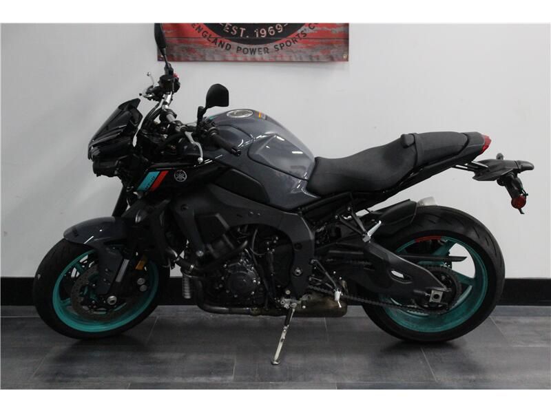 Used 2023 Yamaha MT-10 Image 3