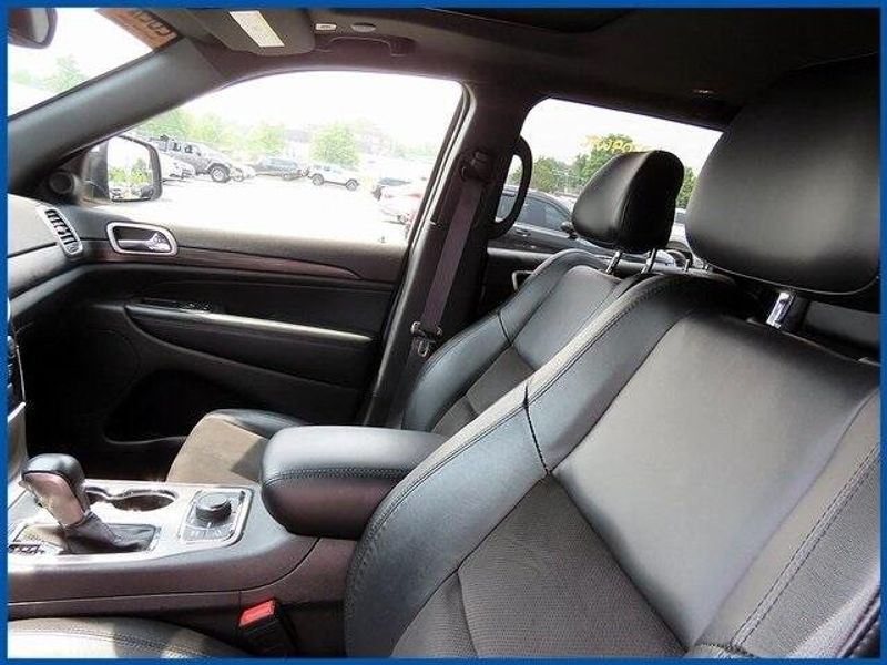 Used 2022 Jeep Grand Cherokee WK Laredo XImage 13