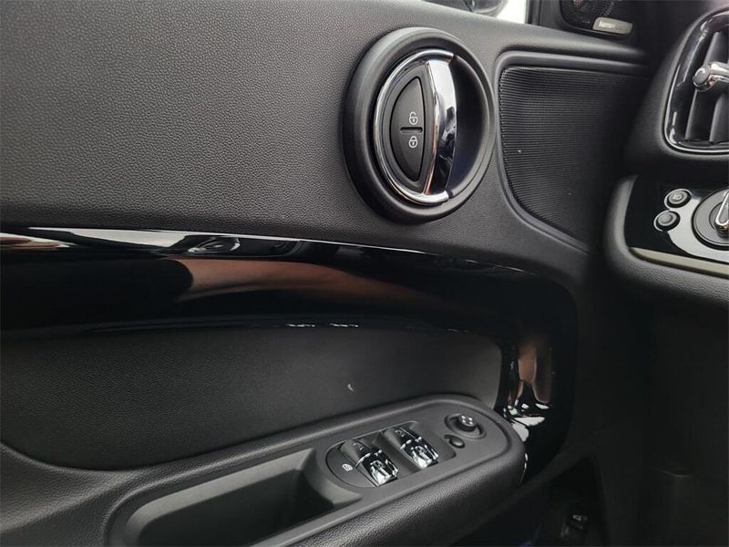 2021 MINI Countryman ClassicImage 26