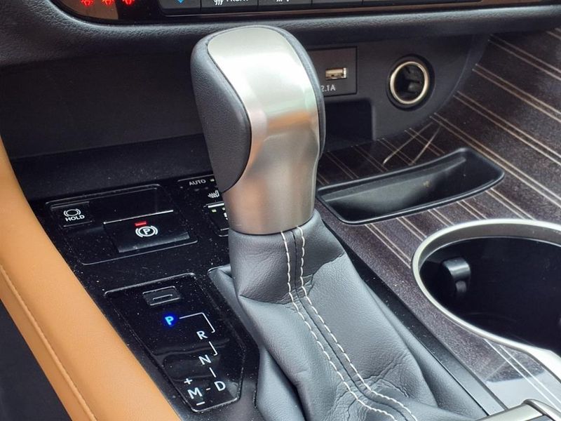 2021 Lexus RX 350Image 25