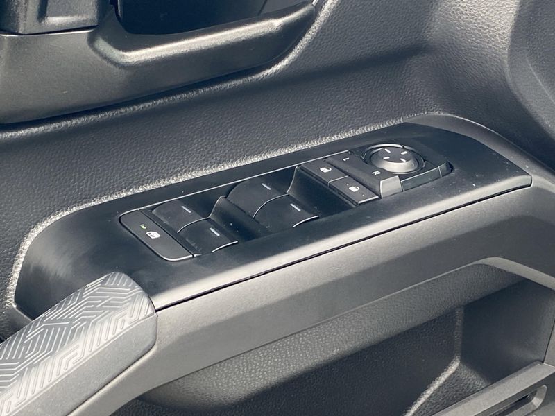 Used 2025 Toyota Tacoma SR5Image 17