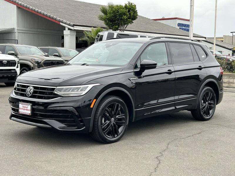 2022 Volkswagen Tiguan 2.0T SE R-Line BlackImage 8