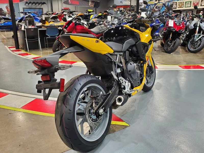 Used 2024 Suzuki GSX-8R Image 10