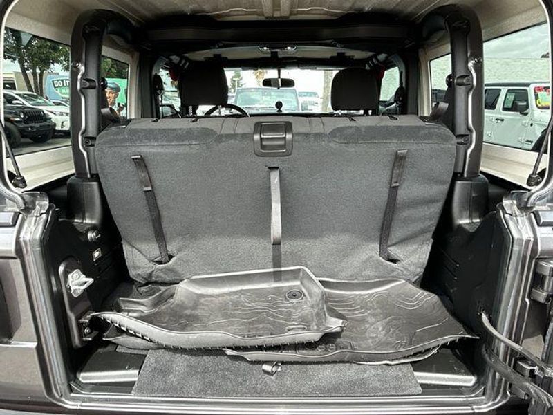Used 2023 Jeep Wrangler SportImage 15
