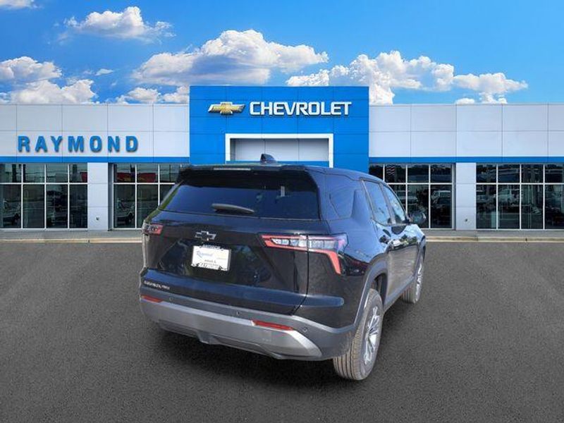 New 2026 Chevrolet Equinox LTImage 4
