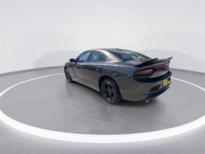 2021 Dodge Charger SXTImage 6