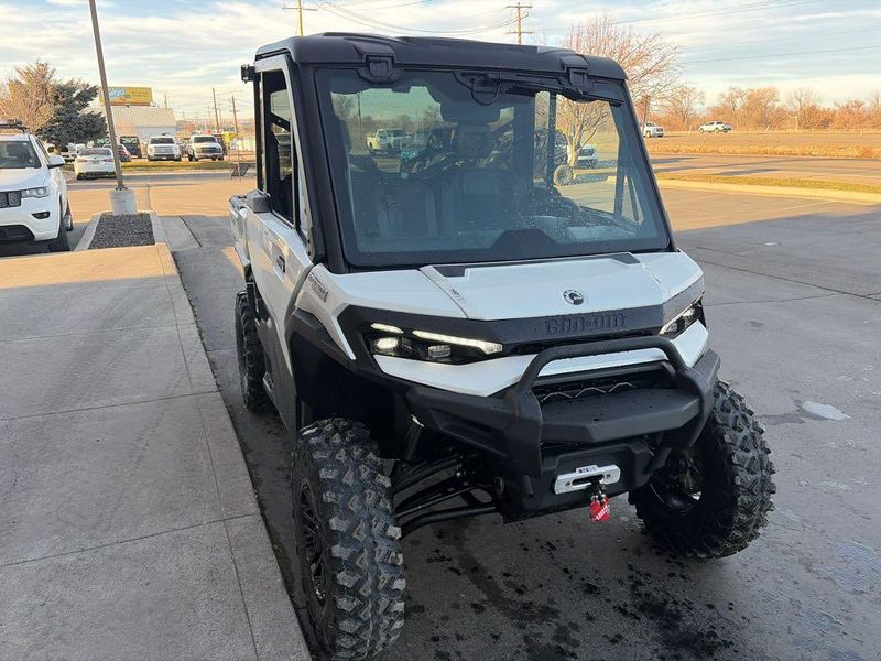 New 2026 Can-Am DEF LTD HD11 