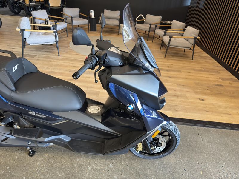 2024 BMW C 400 GT - IMPERIAL BLUE METALLIC 