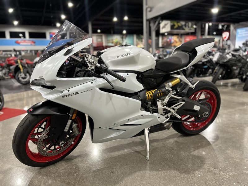 Used 2018 Ducati PANIGALE 959 Image 13