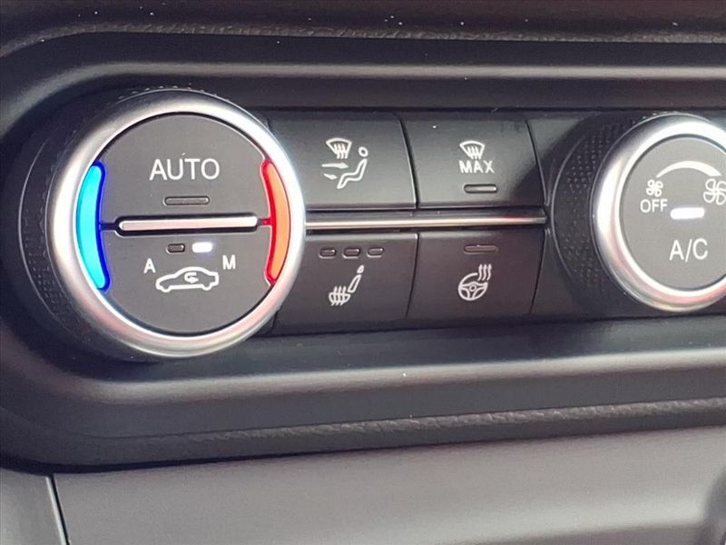 New 2025 Alfa Romeo Stelvio AwdImage 15