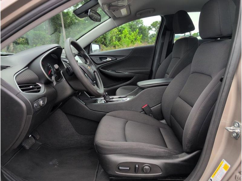 Used 2023 Chevrolet Malibu LTImage 10