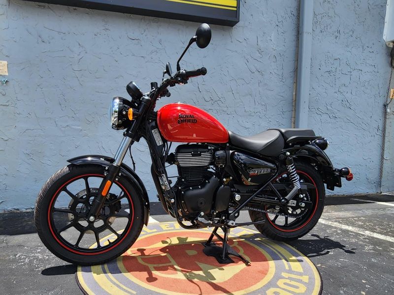 New 2024 Royal Enfield METEOR 350 Image 4