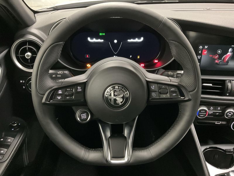 New 2026 Alfa Romeo Giulia AwdImage 18