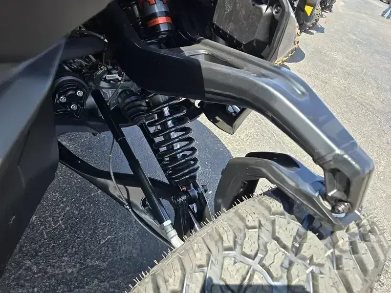 2025 Can-Am MAVERICK R MAX X RS 999T DCT TRIPLE BLACK Image 25