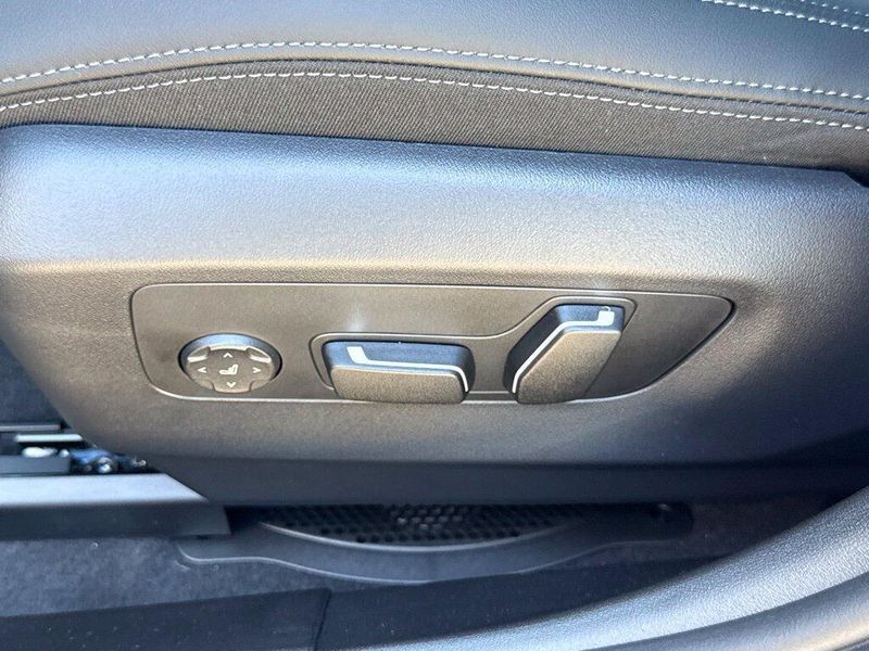 New 2027 BMW 5 Series 540i xDriveImage 17