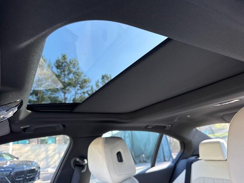 New 2027 BMW 5 Series 530iImage 18