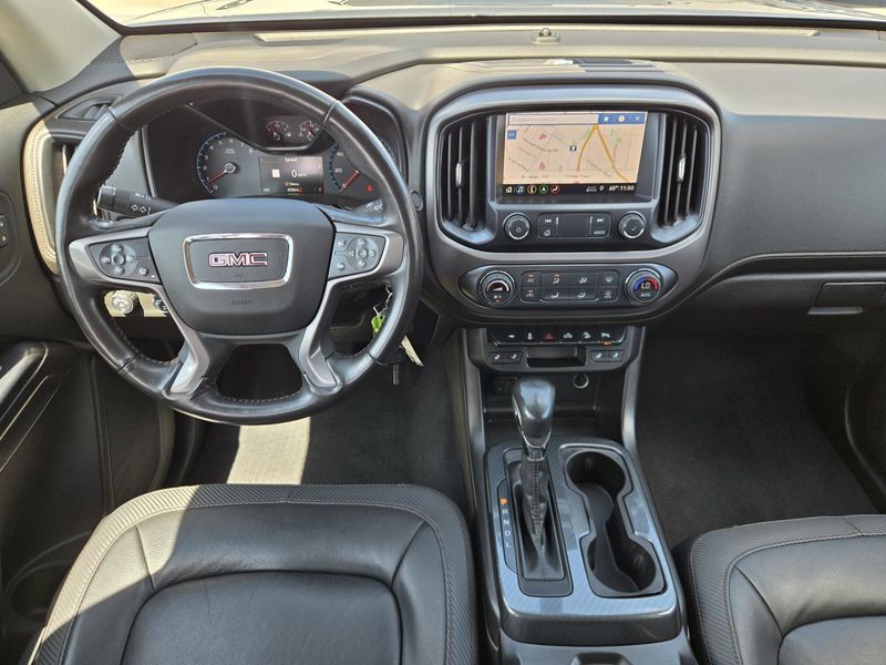 Used 2022 GMC Canyon 4WD Crew Cab 128 AT4 w/Leather