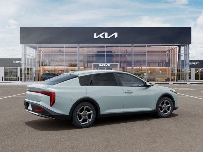 New 2026 Kia K4 LXSImage 7