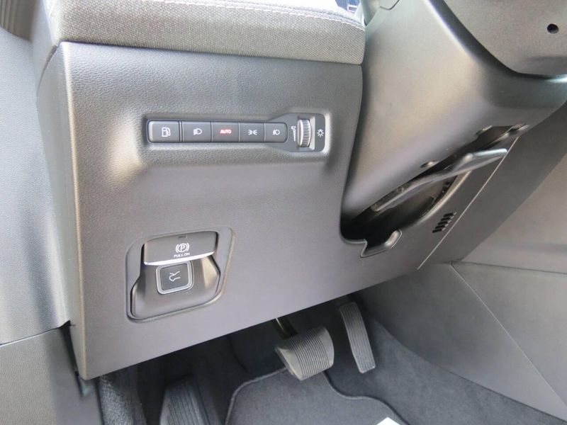New 2026 Jeep Cherokee Laredo 4x4Image 8