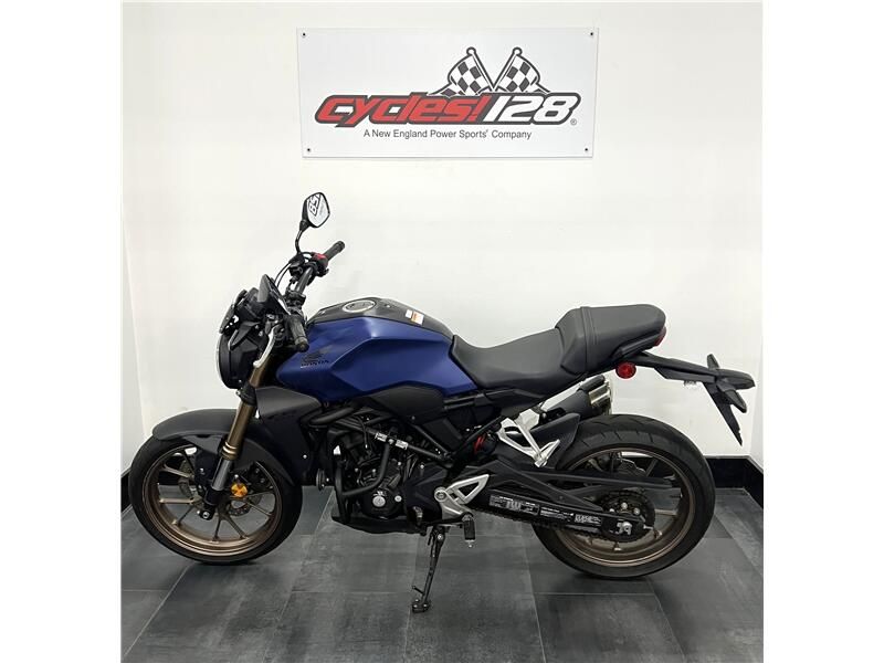Used 2021 Honda CB300R Image 2
