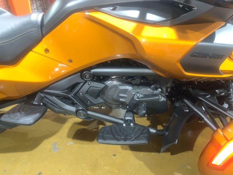 New 2024 Can-Am SPYDER F3 LIMITED SPECIAL SERIES (SE6) Image 16