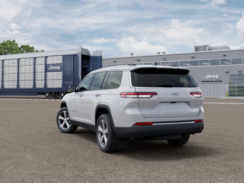 New 2026 Jeep Grand Cherokee L Limited 4x4Image 3