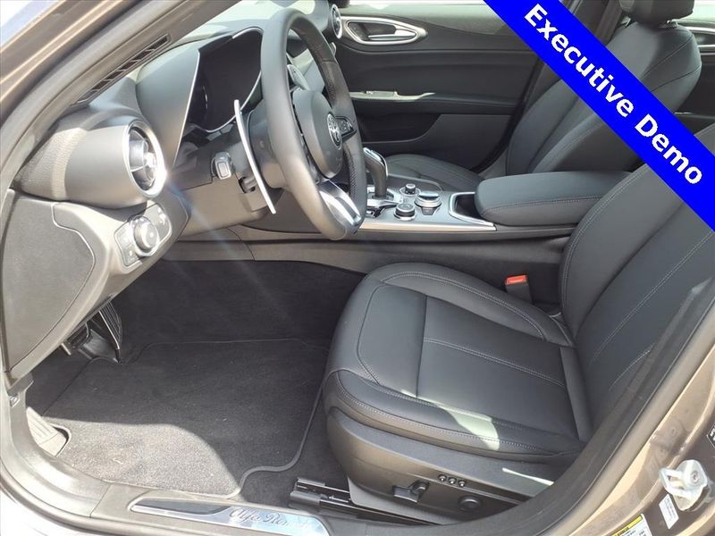 New 2025 Alfa Romeo Giulia AWDImage 16