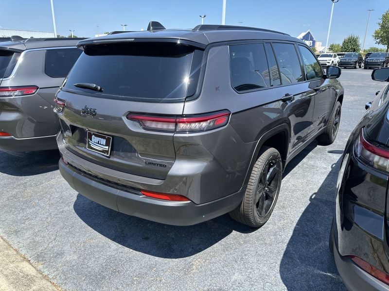 New 2025 Jeep Grand Cherokee L Limited 4x4Image 7