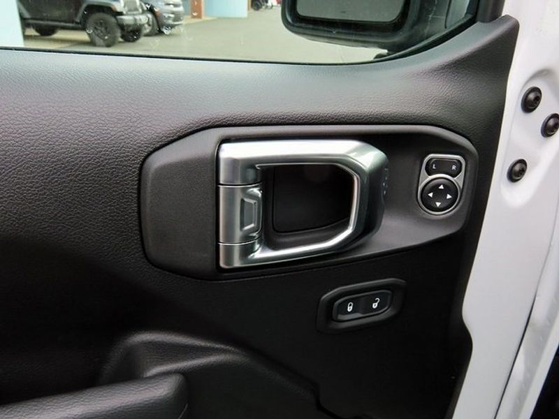 2023 Jeep Wrangler SportImage 13