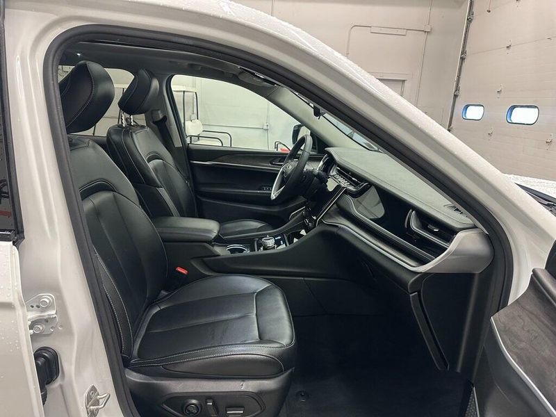 2024 Jeep Cherokee Limited 4xe photo 25