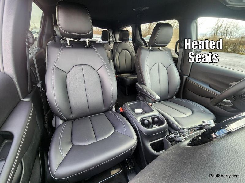 New 2026 Chrysler Voyager Lx