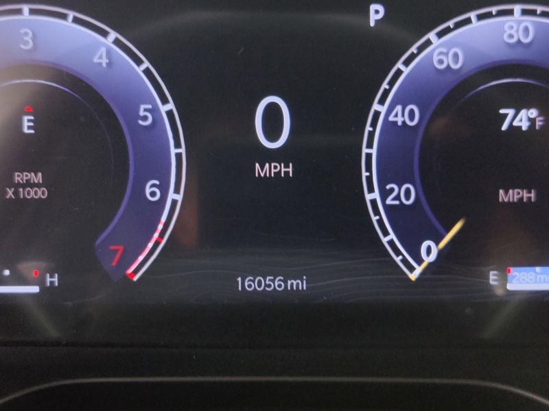 2024 Jeep Grand Cherokee L Laredo X 4x4 w/Sunroof/Lux TechImage 31