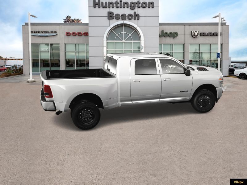 2025 RAM 3500 Laramie Mega Cab 4x4 DullayImage 15