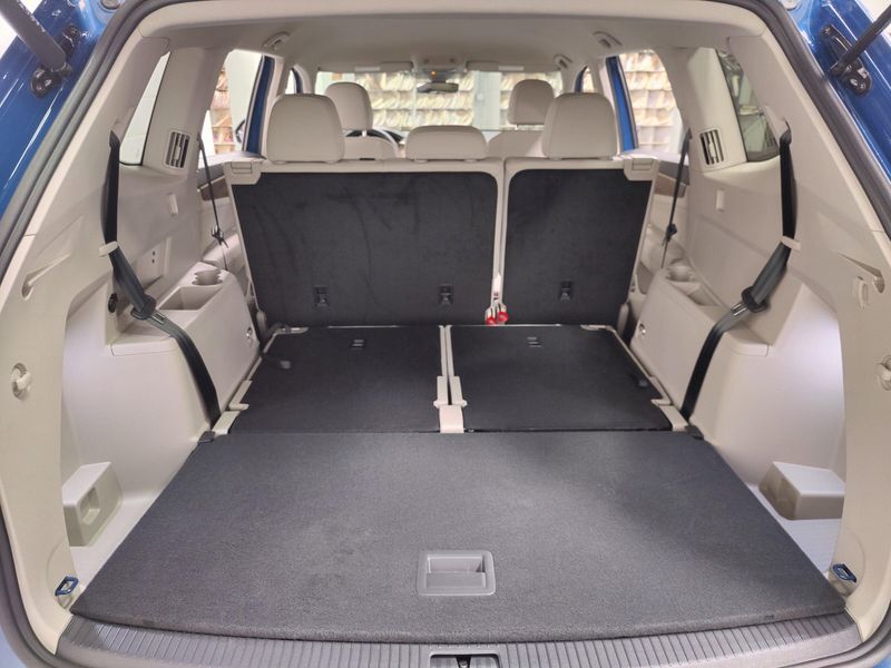 Used 2025 Volkswagen Atlas SE 4-Motion AWDImage 11