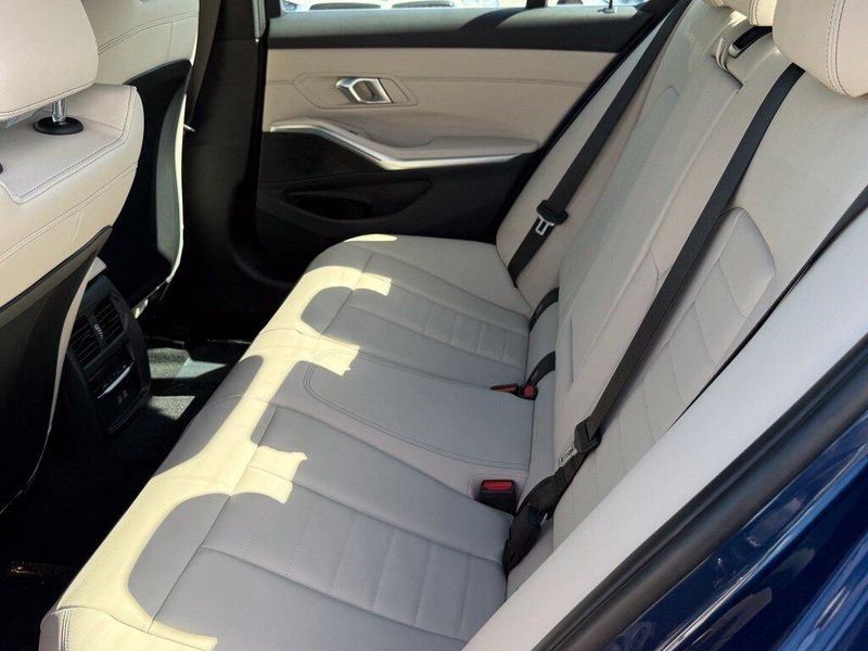 Used 2024 BMW 3 Series 330e iPerformanceImage 33