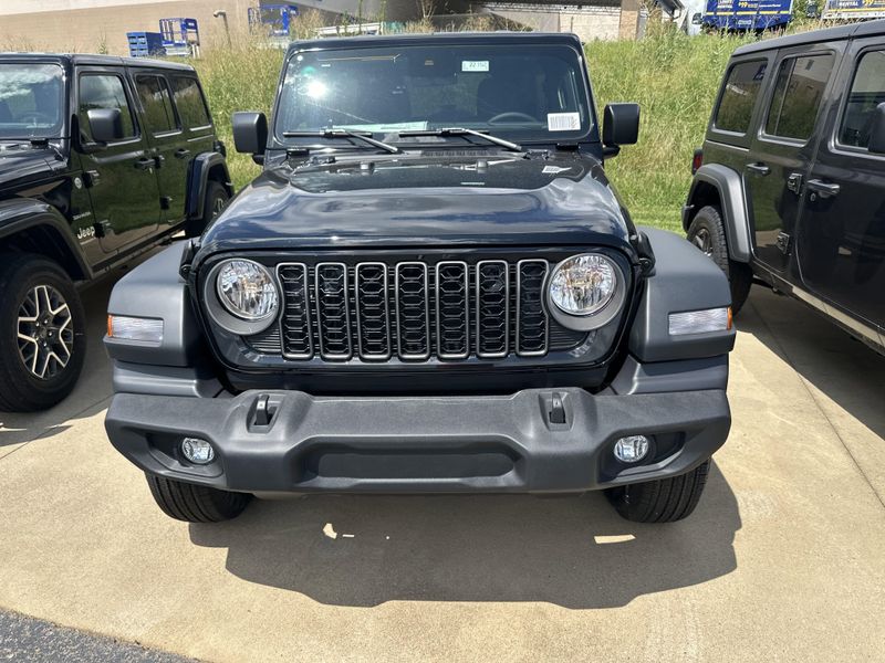 New 2025 Jeep Wrangler 4-door Sport SImage 2