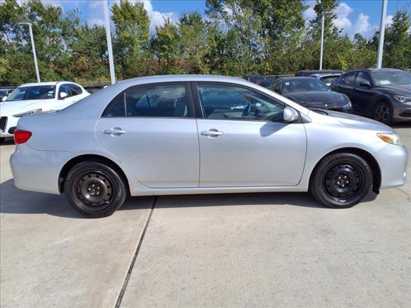 2013 Toyota Corolla LEImage 5