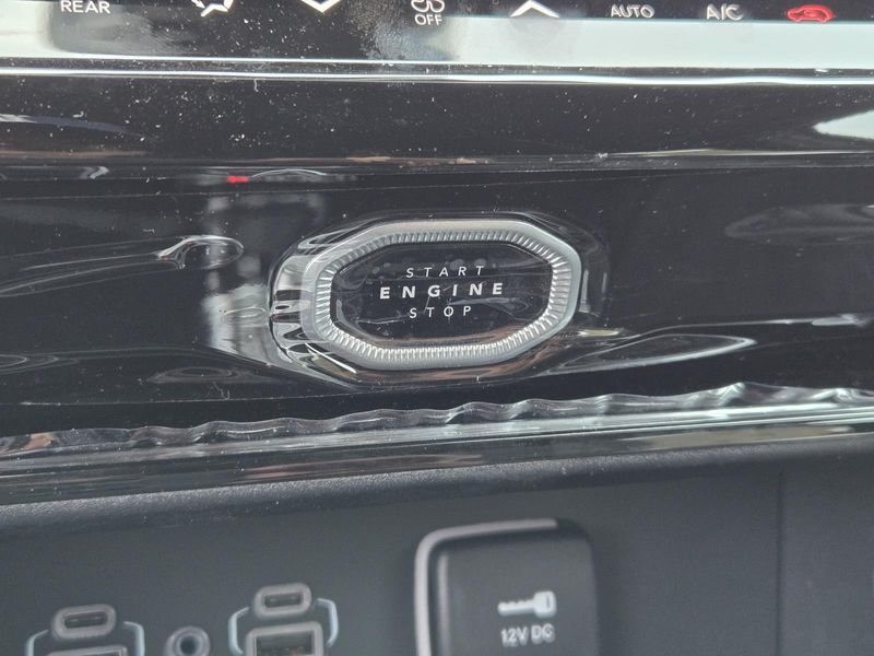 New 2026 Jeep Grand Cherokee Limited 4x2