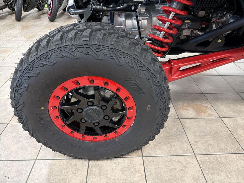 New 2026 Can-Am MAVERICK R MAX X RS WITH SMART-SHOX 999T DCT Image 20