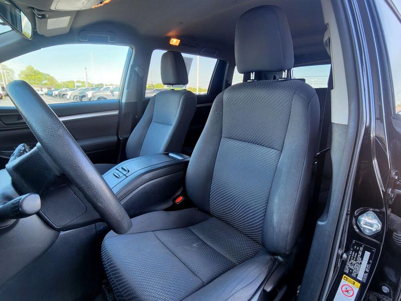 Used 2019 Toyota Highlander LE