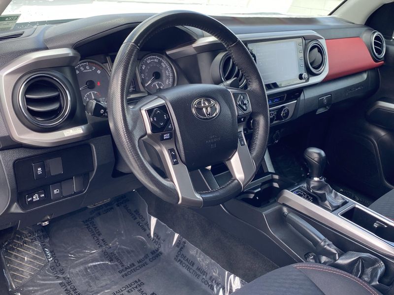 2022 Toyota Tacoma SR5Image 16