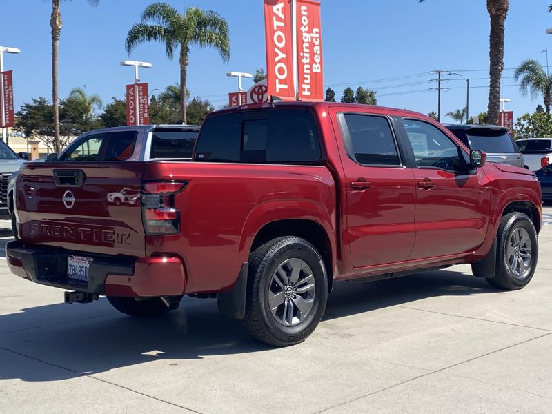 Used 2025 Nissan Frontier SVImage 3