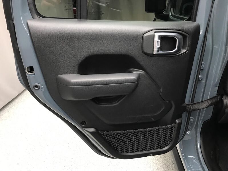 Used 2024 Jeep Gladiator NighthawkImage 8