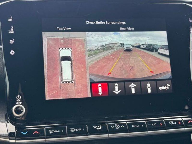 2023 Jeep Wagoneer BaseImage 18