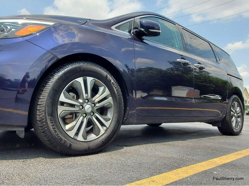 2021 Kia Sedona SXImage 17