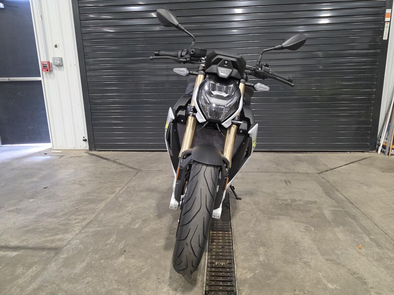 2022 S 1000 R
