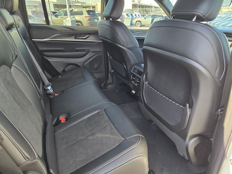 New 2026 Jeep Grand Cherokee Laredo Altitude 4x4