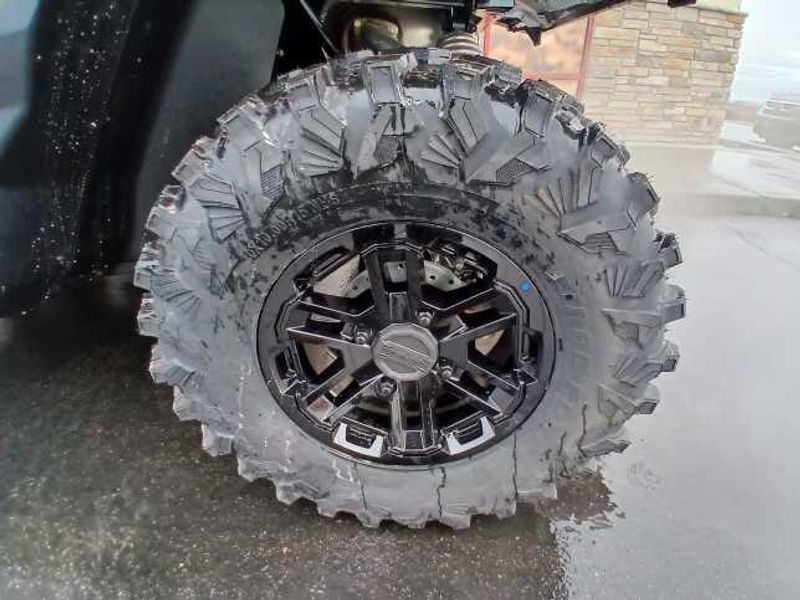 New 2026 Can-Am DEF LTD HD11 