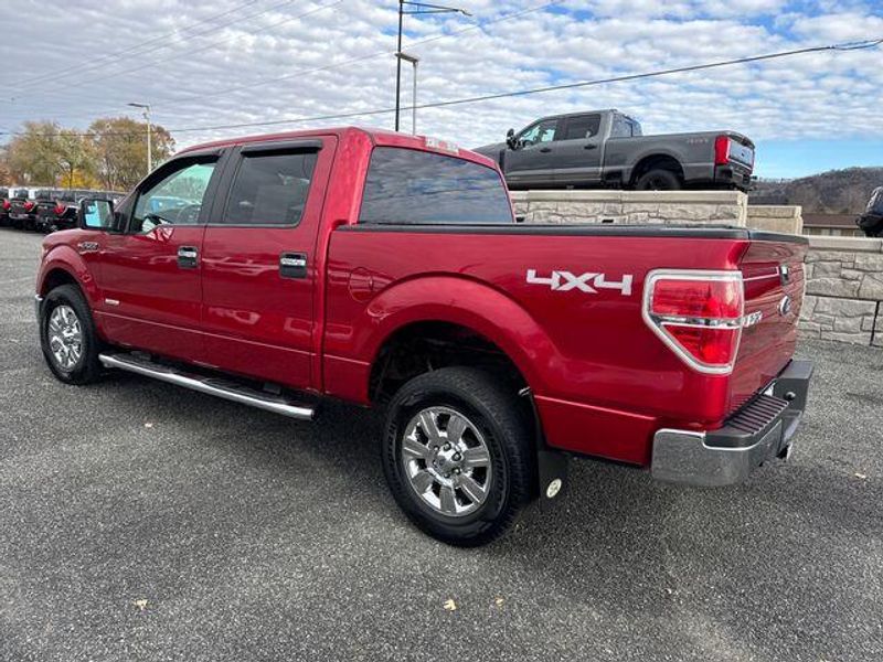 2011 Ford F-150 XLT photo 4