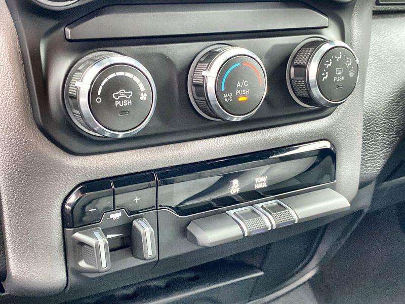2023 RAM 2500 Big HornImage 33